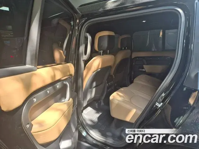 Land Rover Defender 2026 — Photo 19/20