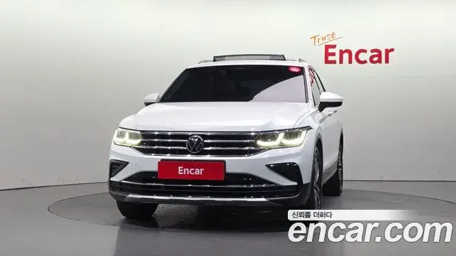 Volkswagen Tiguan 2022 — ფოტო 9/30