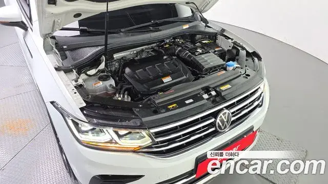 Volkswagen Tiguan 2022 — ფოტო 25/30
