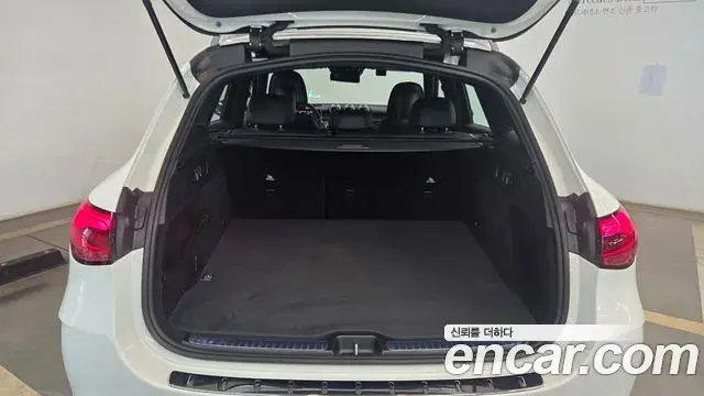 Mercedes-Benz GLC-Class 2025 — Photo 18/20