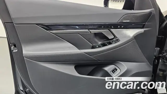 BMW 5 Series 2025 — ფოტო 27/36
