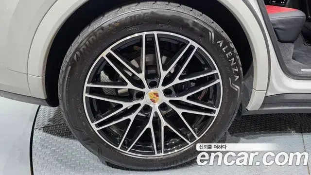Porsche Cayenne 2024 — Şəkil 18/20