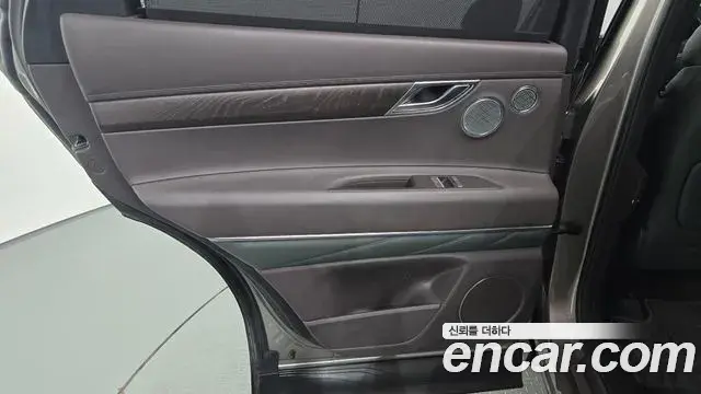 Genesis GV80 2020 — ფოტო 30/32