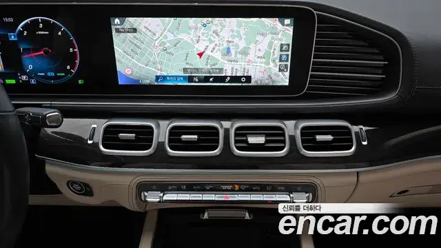 Mercedes-Benz GLE-Class 2023 — Фото 12/20