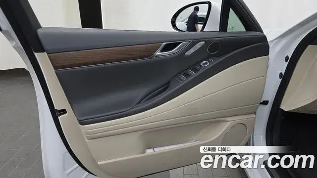 Genesis G80 2023 — Şəkil 13/30