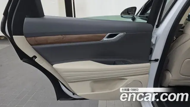 Genesis G80 2023 — Şəkil 16/30