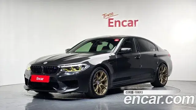 BMW M5 2018 — ფოტო 24/32