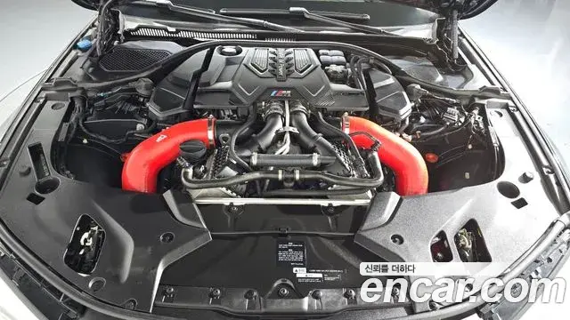 BMW M5 2018 — ფოტო 27/32