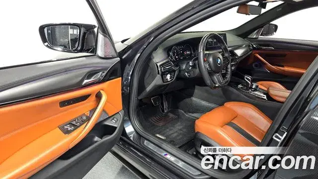 BMW M5 2018 — ფოტო 1/32
