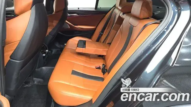 BMW M5 2018 — ფოტო 9/32