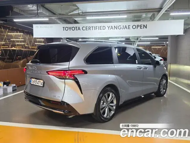 Toyota Sienna 2025 — Şəkil 8/19