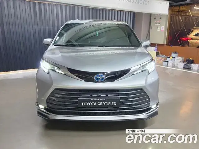 Toyota Sienna 2025 — Şəkil 9/19