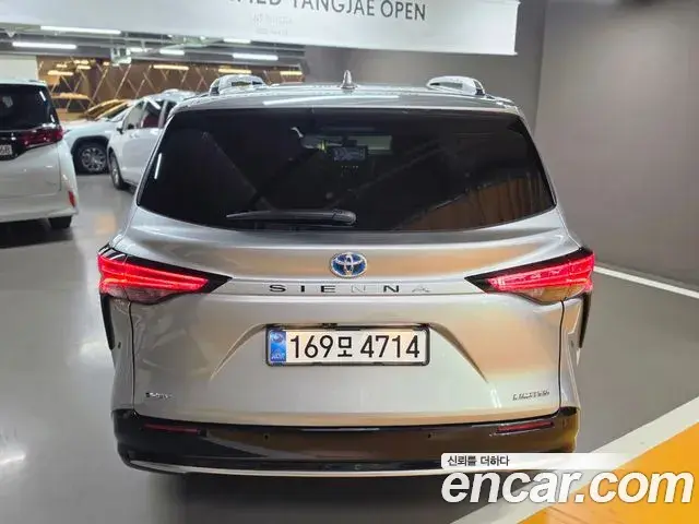 Toyota Sienna 2025 — Şəkil 3/19