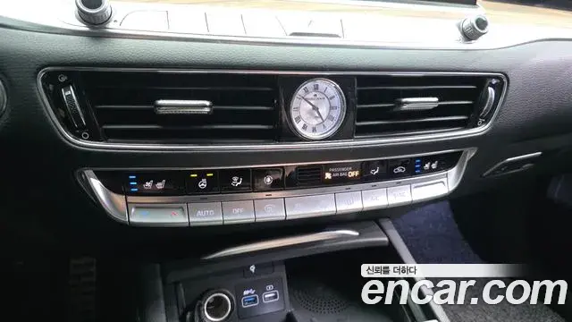Kia The K9 2023 — Photo 18/20