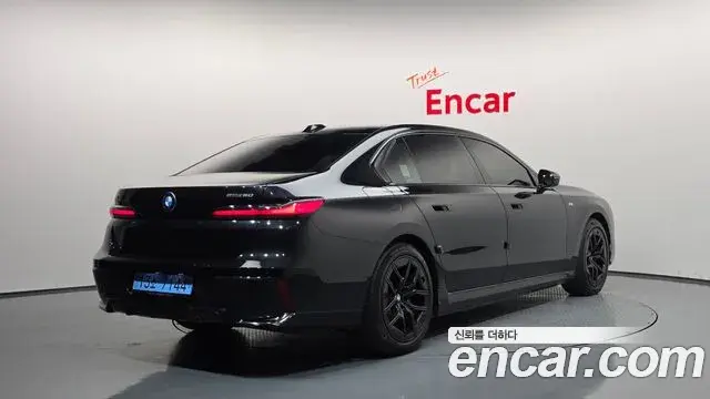 BMW i7 2024 — Şəkil 7/20