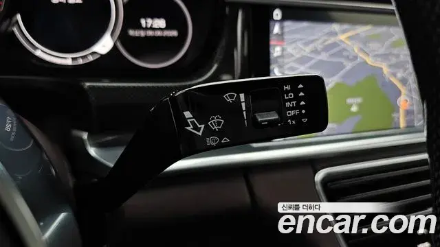 Porsche Panamera 2018 — Photo 23/33