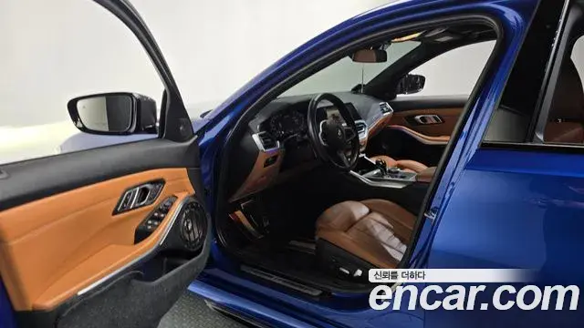 BMW 3 Series 2019 — Фото 10/20