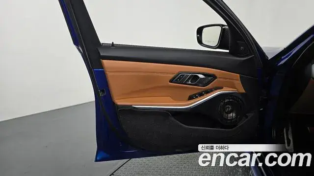 BMW 3 Series 2019 — ფოტო 12/32