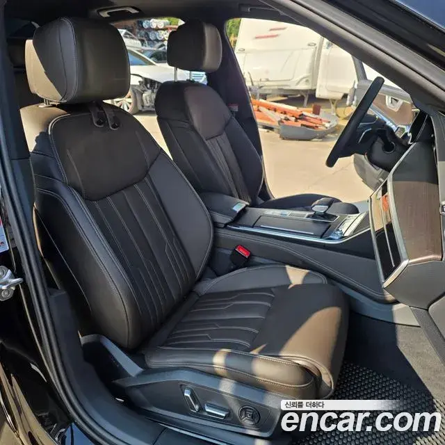 Audi A6 2023 — ფოტო 14/20