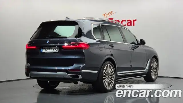 BMW X7 2022 — Photo 18/20