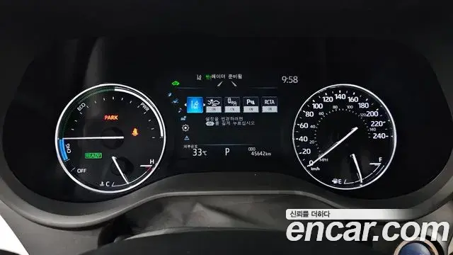 Toyota Sienna 2023 — Şəkil 18/39