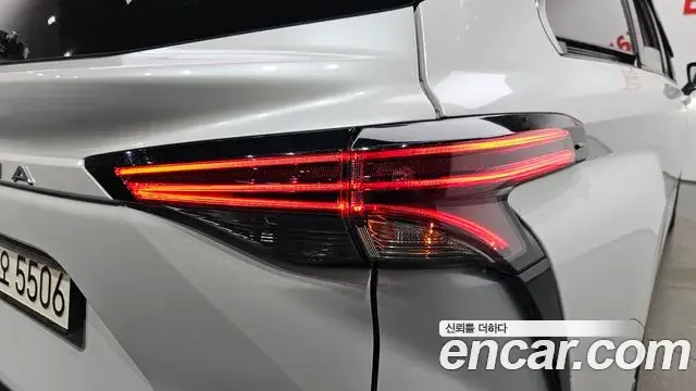 Toyota Sienna 2023 — Şəkil 30/39
