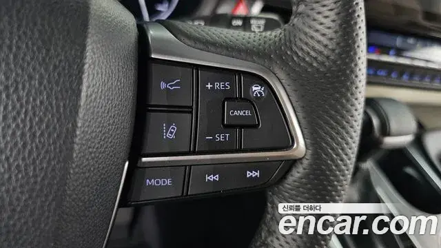 Toyota Sienna 2023 — Şəkil 27/39