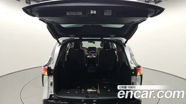 Toyota Sienna 2023 — Şəkil 23/39