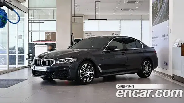 BMW 5 Series 2022 — Фото 10/20