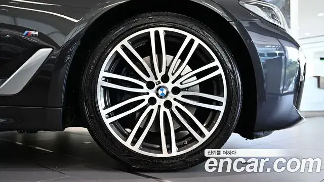BMW 5 Series 2022 — Фото 4/20