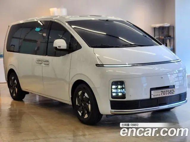 Hyundai Staria 2026 — Photo 3/20