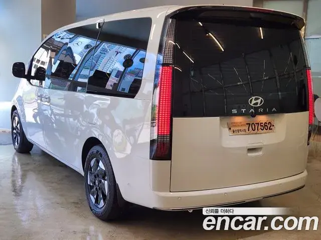 Hyundai Staria 2026 — Photo 17/20