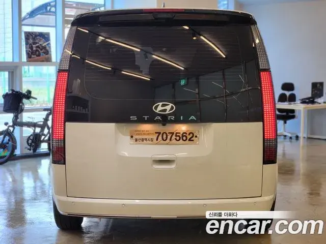 Hyundai Staria 2026 — Photo 1/20