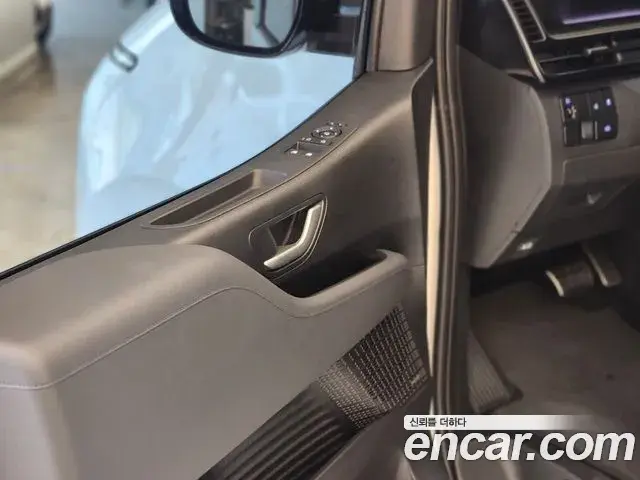 Hyundai Staria 2026 — Photo 20/20