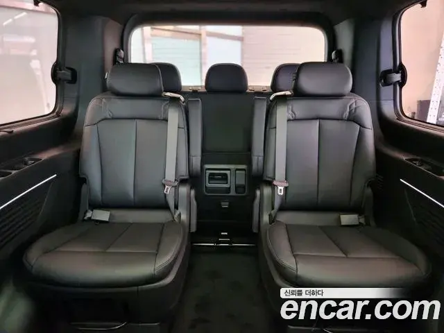 Hyundai Staria 2026 — Photo 8/20