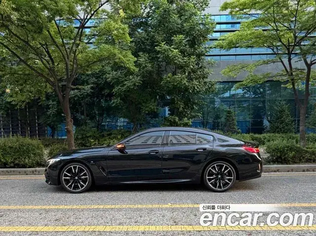 BMW 8 Series 2026 — Şəkil 9/12