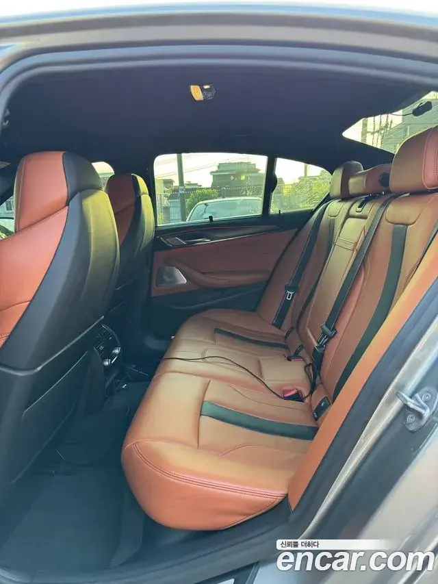 BMW M5 2020 — ფოტო 15/20
