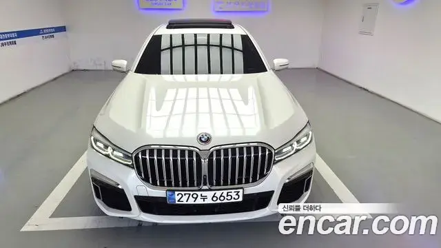 BMW 7 Series 2020 — ფოტო 8/20