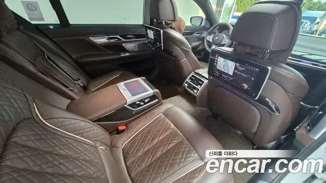 BMW 7 Series 2020 — ფოტო 20/20