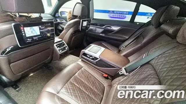 BMW 7 Series 2020 — ფოტო 9/20
