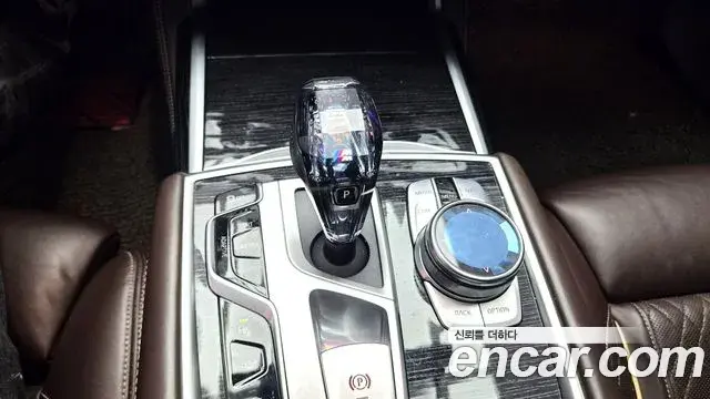 BMW 7 Series 2020 — ფოტო 2/20