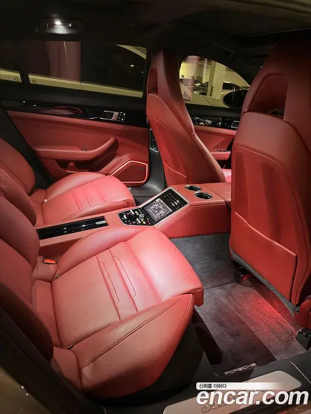 Porsche Panamera 2023 — Photo 8/12