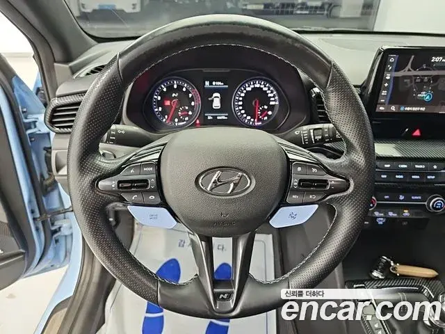 Hyundai Veloster 2020 — Фото 8/18