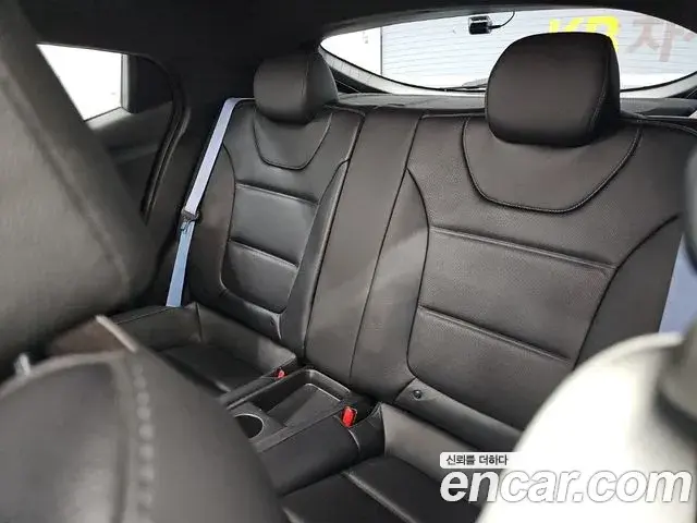 Hyundai Veloster 2020 — Фото 12/18