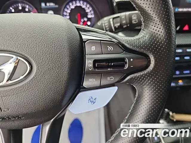 Hyundai Veloster 2020 — Фото 16/18