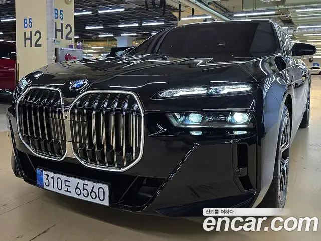 BMW 7 Series 2025 — Фото 1/20