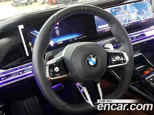BMW 7 Series 2025 — Фото 12/20