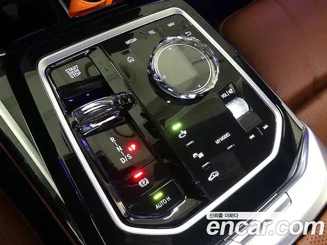 BMW 7 Series 2025 — Фото 15/20