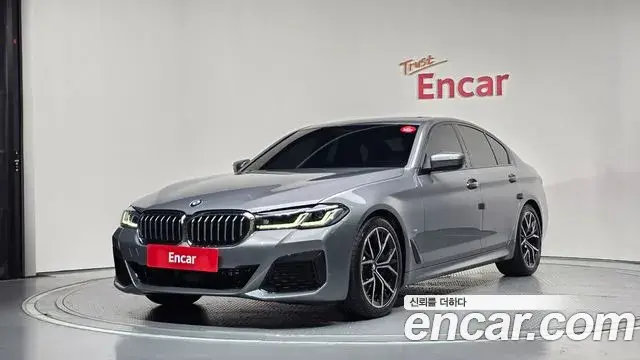 BMW 5 Series 2023 — ფოტო 22/35