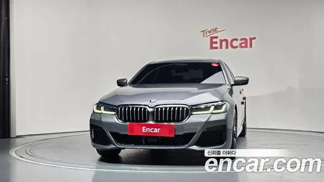 BMW 5 Series 2023 — ფოტო 13/35